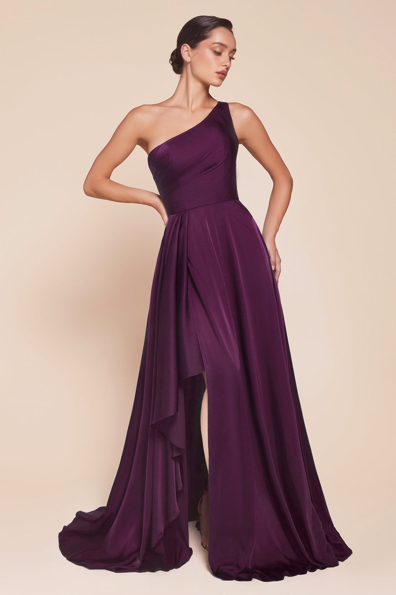 Vestido Línea A Verde Esmeralda Un Hombro — Mons Boutique Concepción