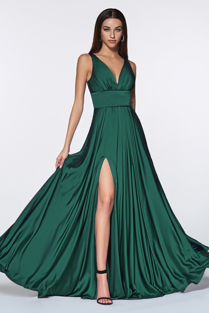 Vestido Línea A Satén Escote en V en Verde Esmeralda — Mons Boutique Concepción