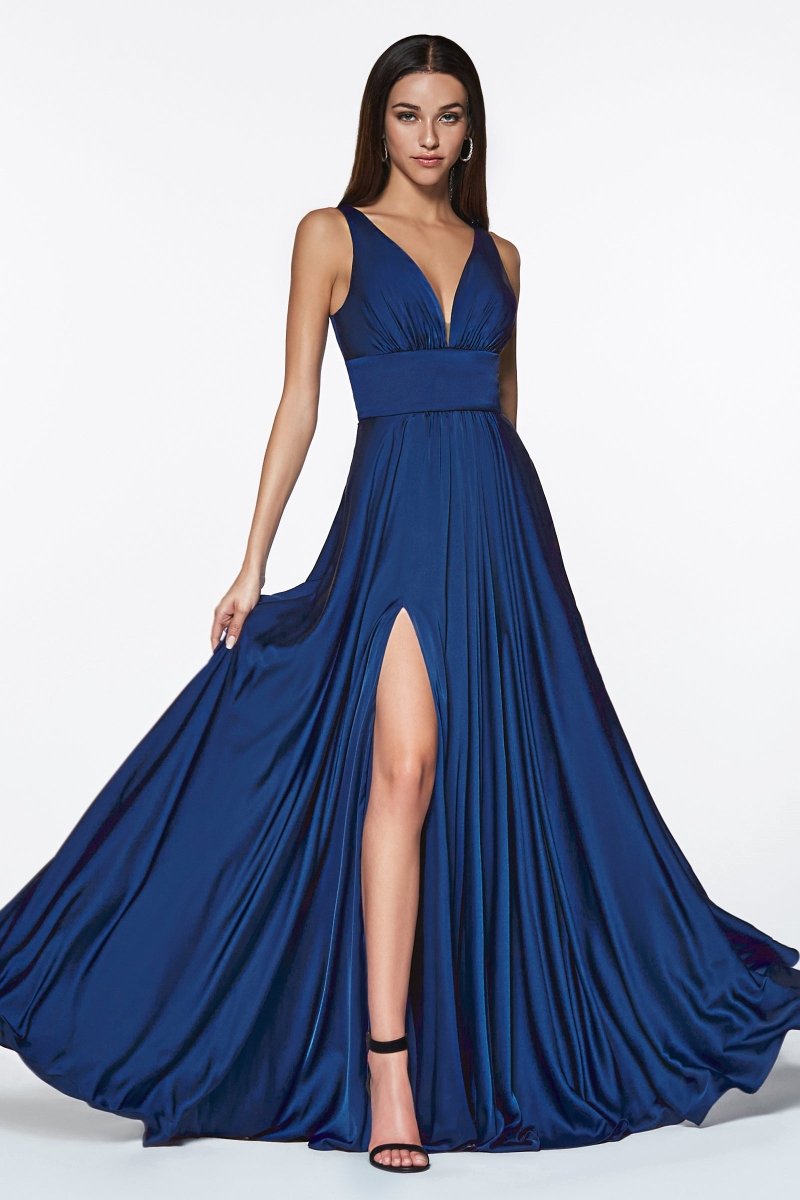 Vestido Línea A Satén Escote en V en Azul Marino — Mons Boutique Concepción