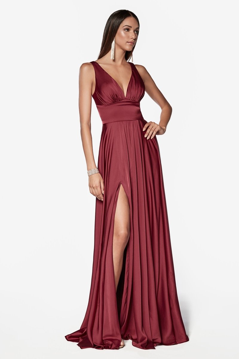 Vestido Línea A Satén Escote en V en Vino — Mons Boutique Concepción