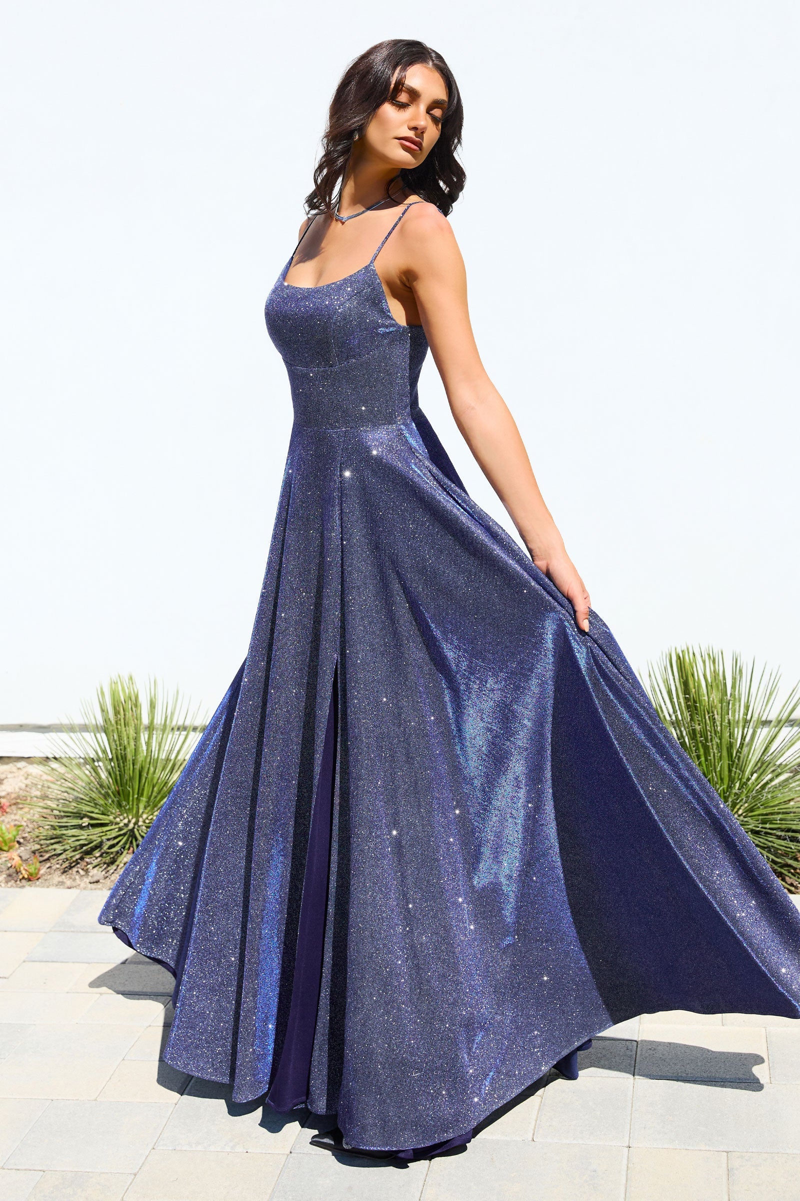 Vestido Línea A Lentejuelas Iridiscente en Azul Marino — Mons Boutique Concepción