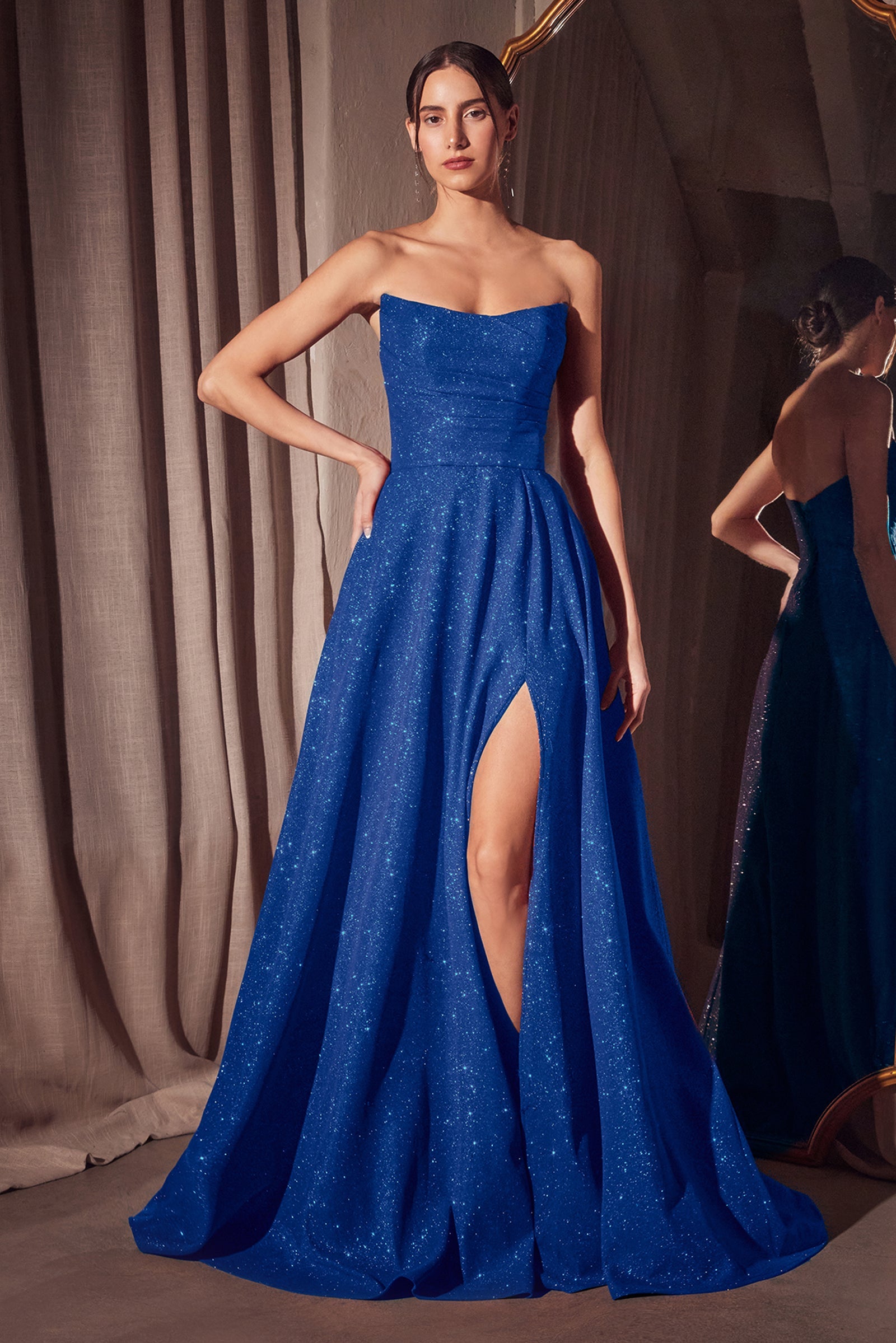Vestido Línea A Lentejuelas Strapless en Azul Rey — Mons Boutique Concepción