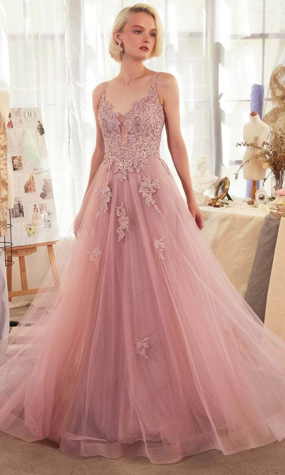 Vestido Línea A Encaje Escote en V en Rosa Palo — Mons Boutique Concepción