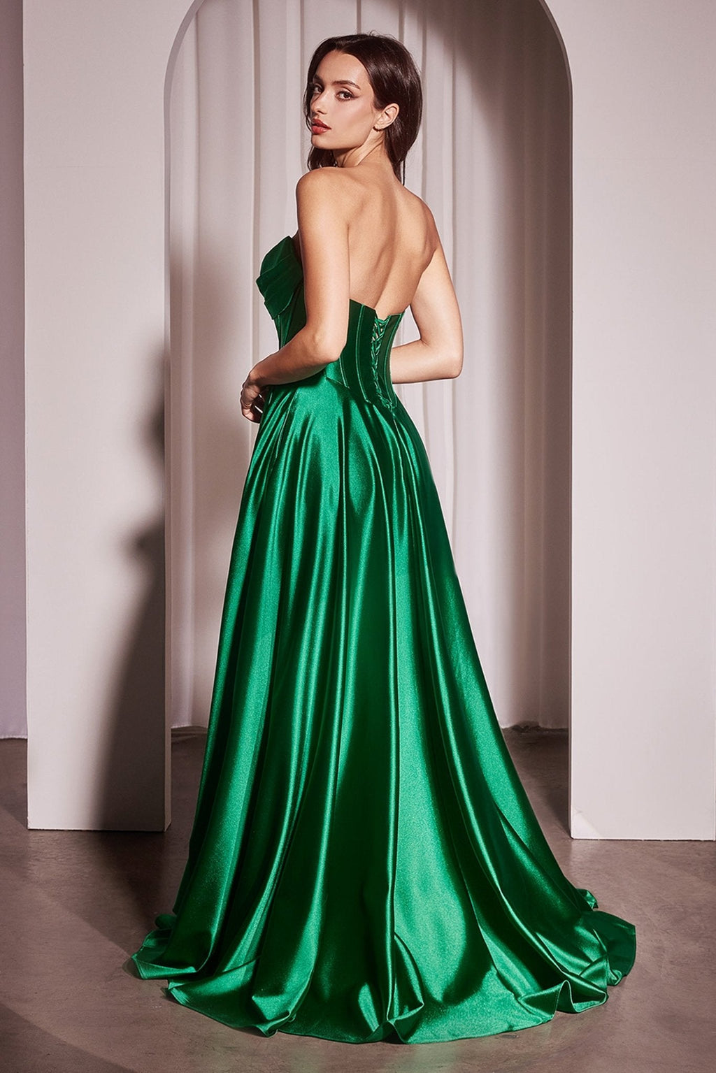 Vestido Línea A con Abertura y Bolsillos — Mons Boutique Concepción