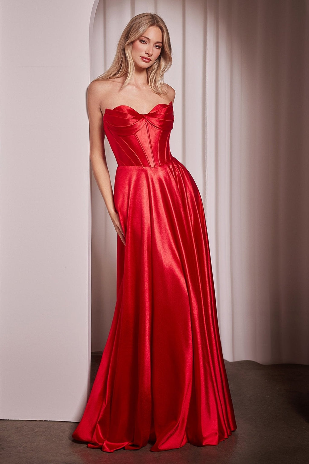 Vestido Línea A con Abertura y Bolsillos — Mons Boutique Concepción