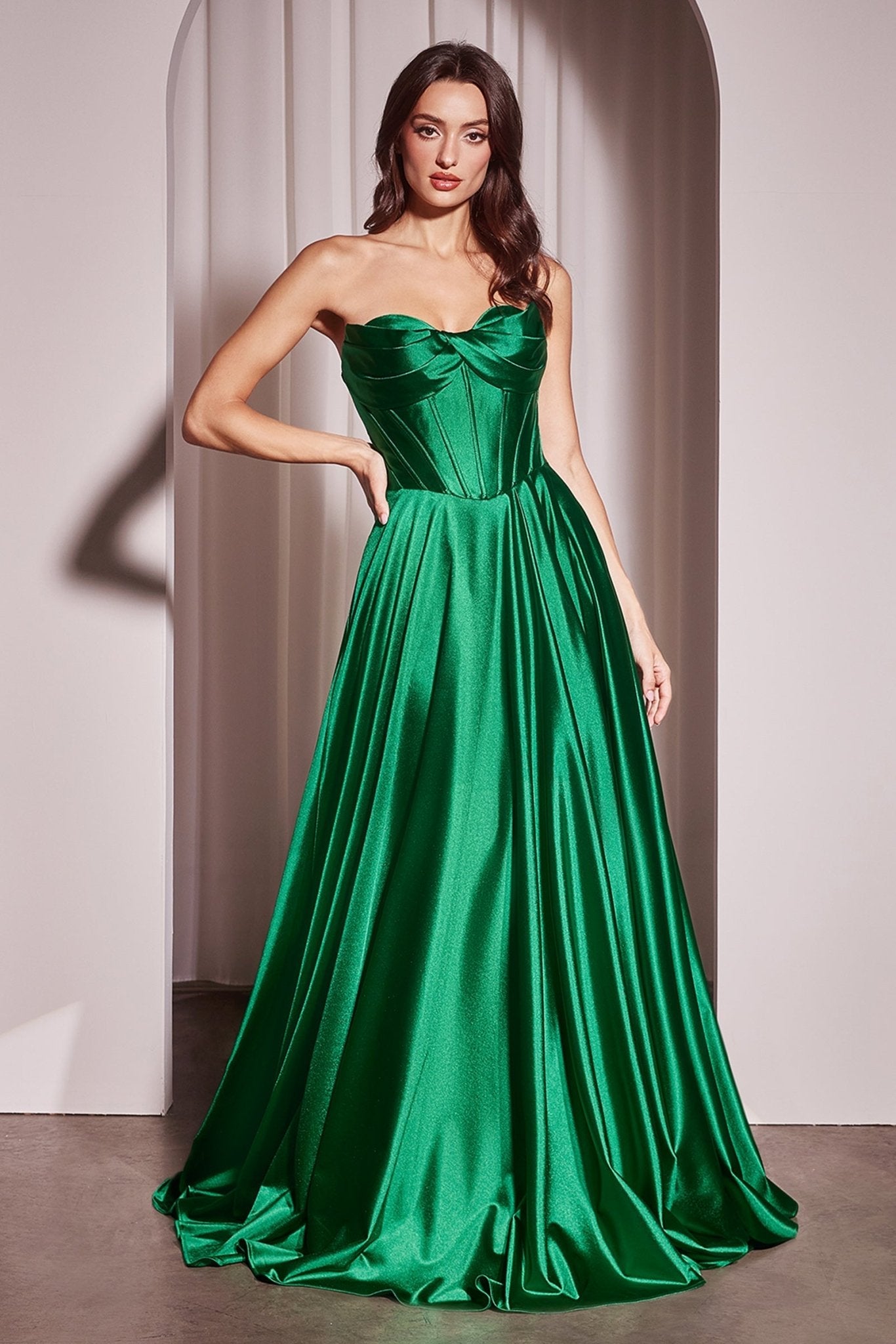 Vestido Línea A con Abertura y Bolsillos — Mons Boutique Concepción