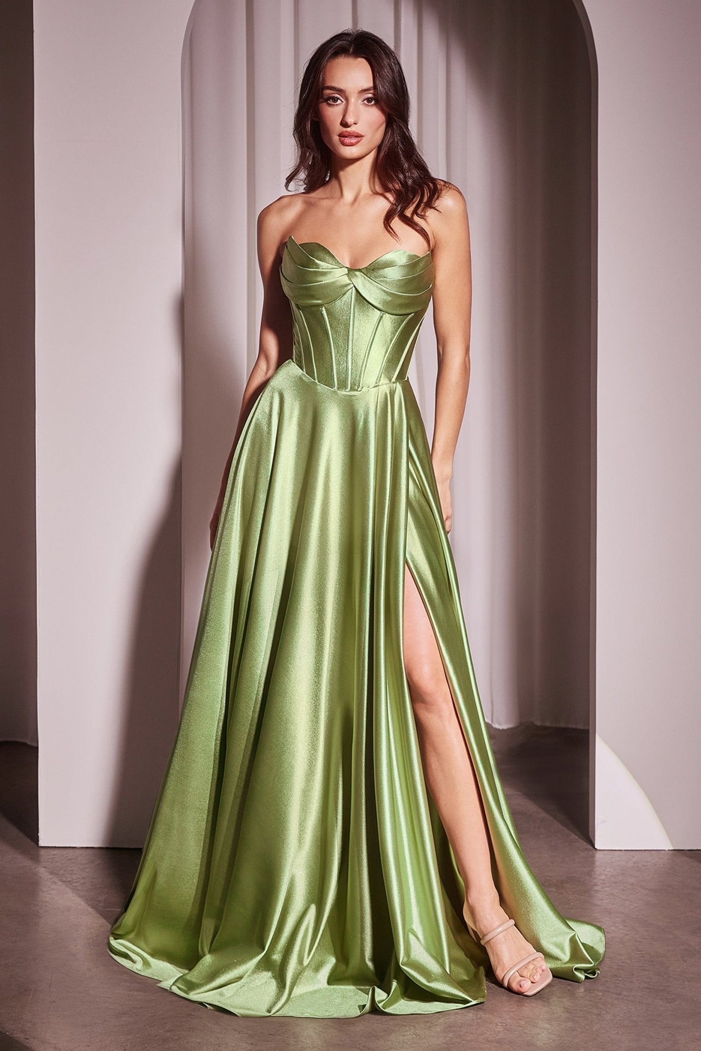 Vestido Línea A con Abertura y Bolsillos — Mons Boutique Concepción