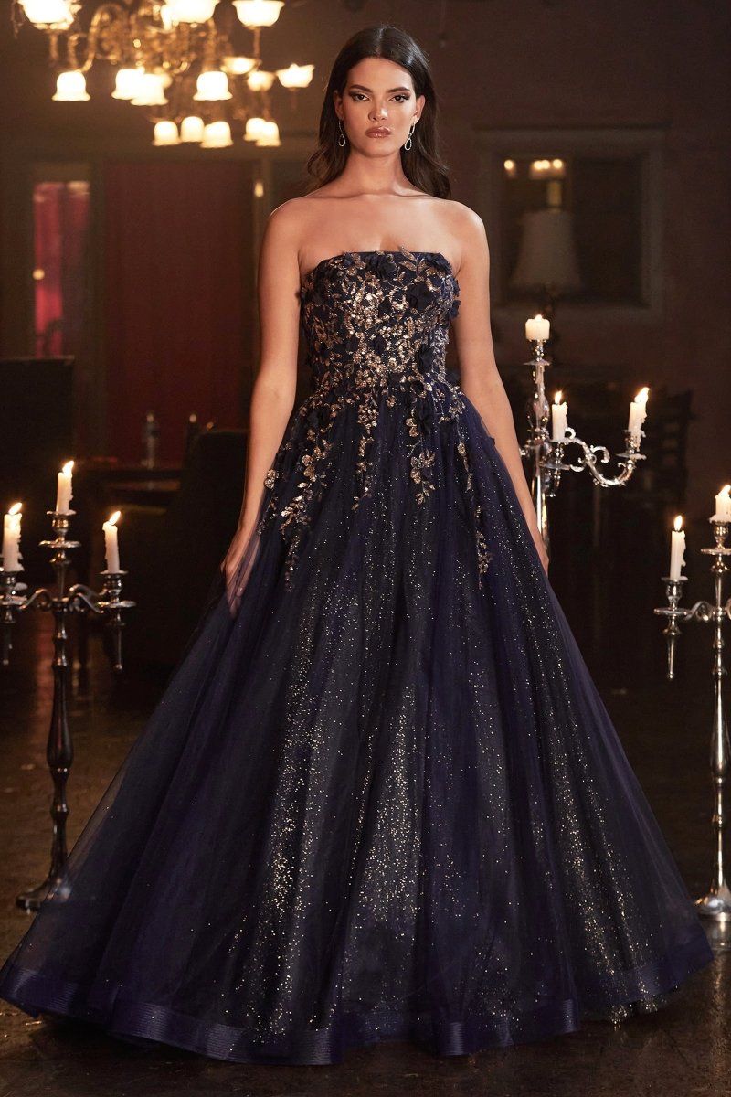 Vestido Línea A Azul Marino con Cola en Azul Marino — Mons Boutique Concepción