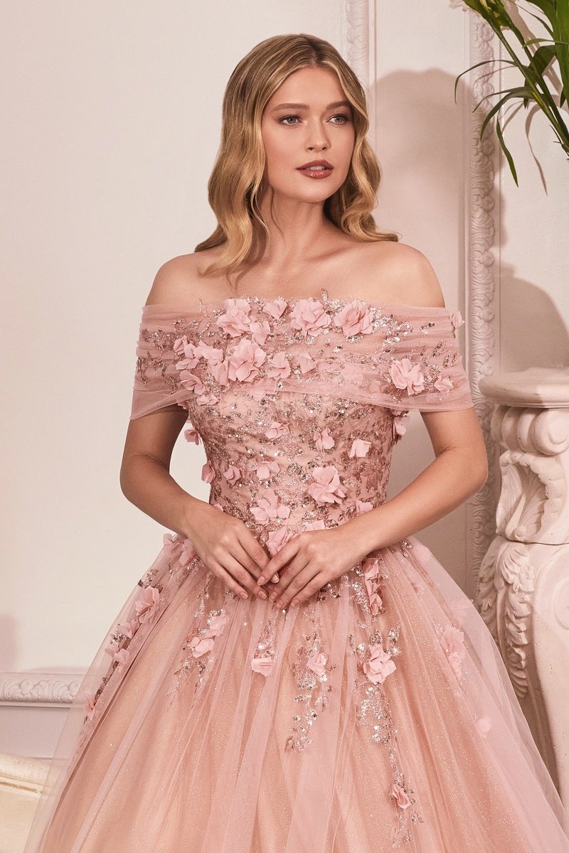 Vestido Línea A Azul Marino con Cola en Azul Marino — Mons Boutique Concepción